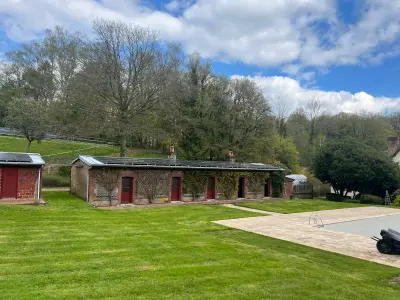 Installation de panneaux solaires sur entrepôt logistique