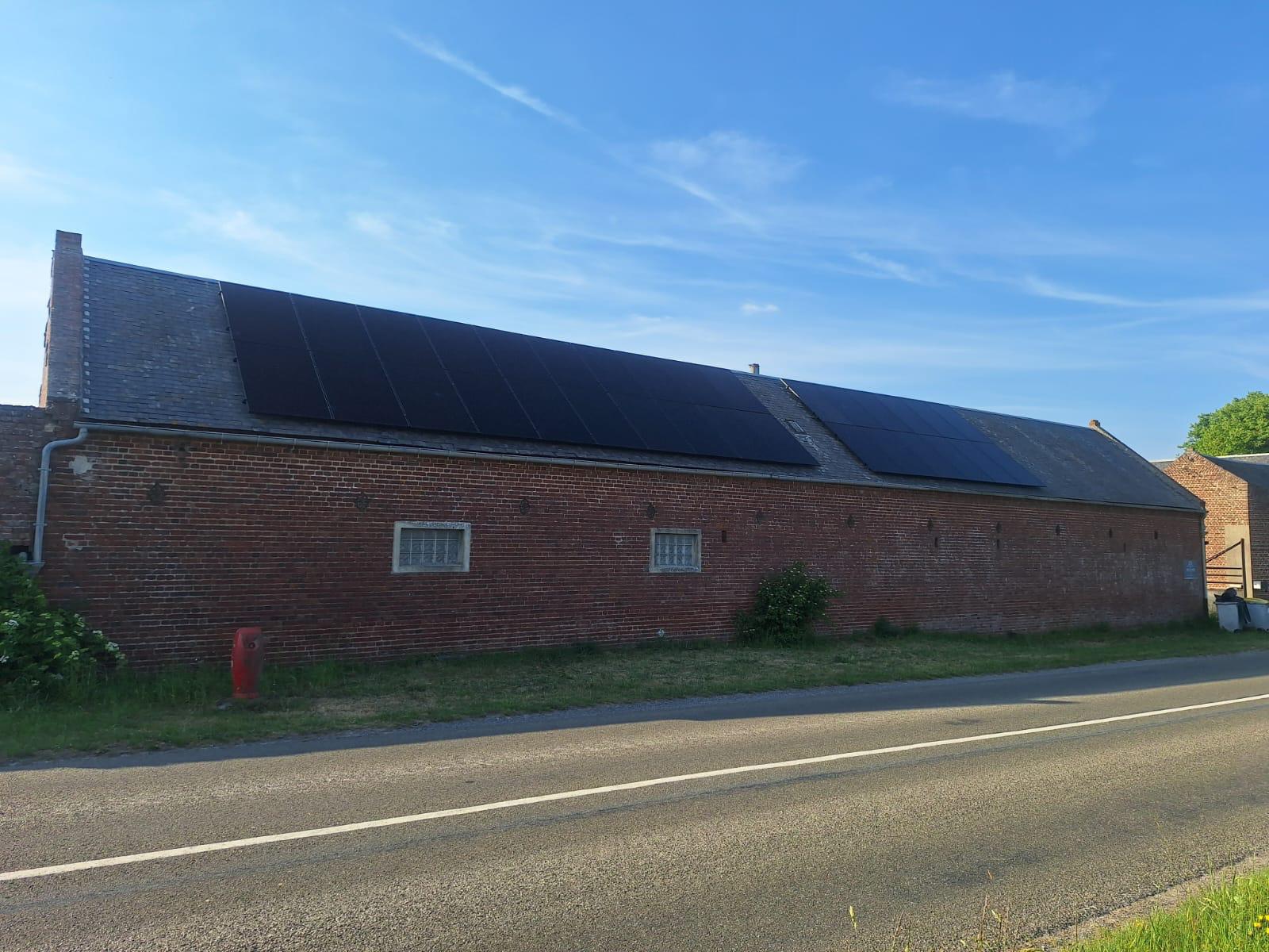 Installation photovoltaïque sur toiture professionnelle